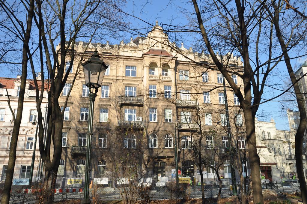 Yellow Hostel